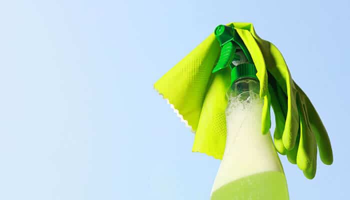 green cleaning spray solution